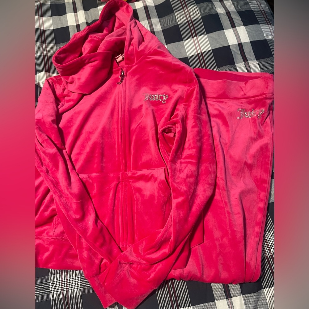 Juicy Couture Fuchsia Velour Set